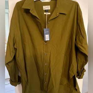 Universal Thread button up.